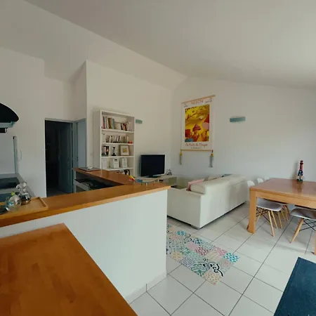Daire Charmante Petite Maison Entre Et Campagne Avec Piscine
