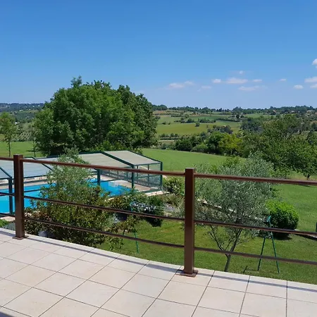 Charmante Petite Maison Entre Et Campagne Avec Piscine Figeac