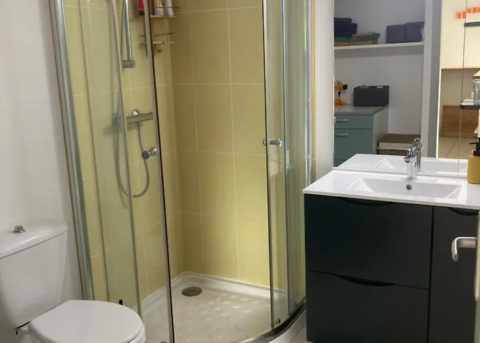 Апартаменты Charmante Petite Maison Entre Et Campagne Avec Piscine